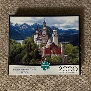 Buffalo 2,000 piece puzzle. Neuschwanstein Castle, Bavaria. GUC.